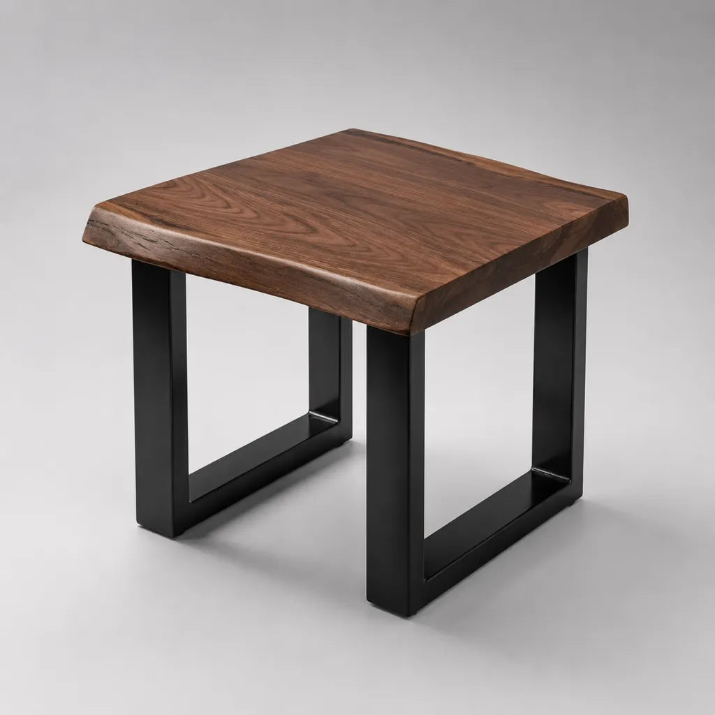 Quadratischer Couchtisch aus massivem Walnussholz und Stahl, Braun/Schwarz, 60 × 60 × 50 cm